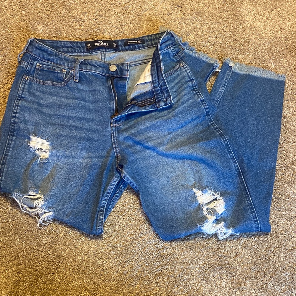 Hollister High-Rise Mom Jean SIZE 9